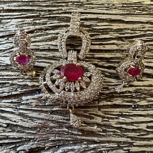 Beautiful Gold Plated Ruby Diamond style Pendant/ Earrings♥️✨♥️